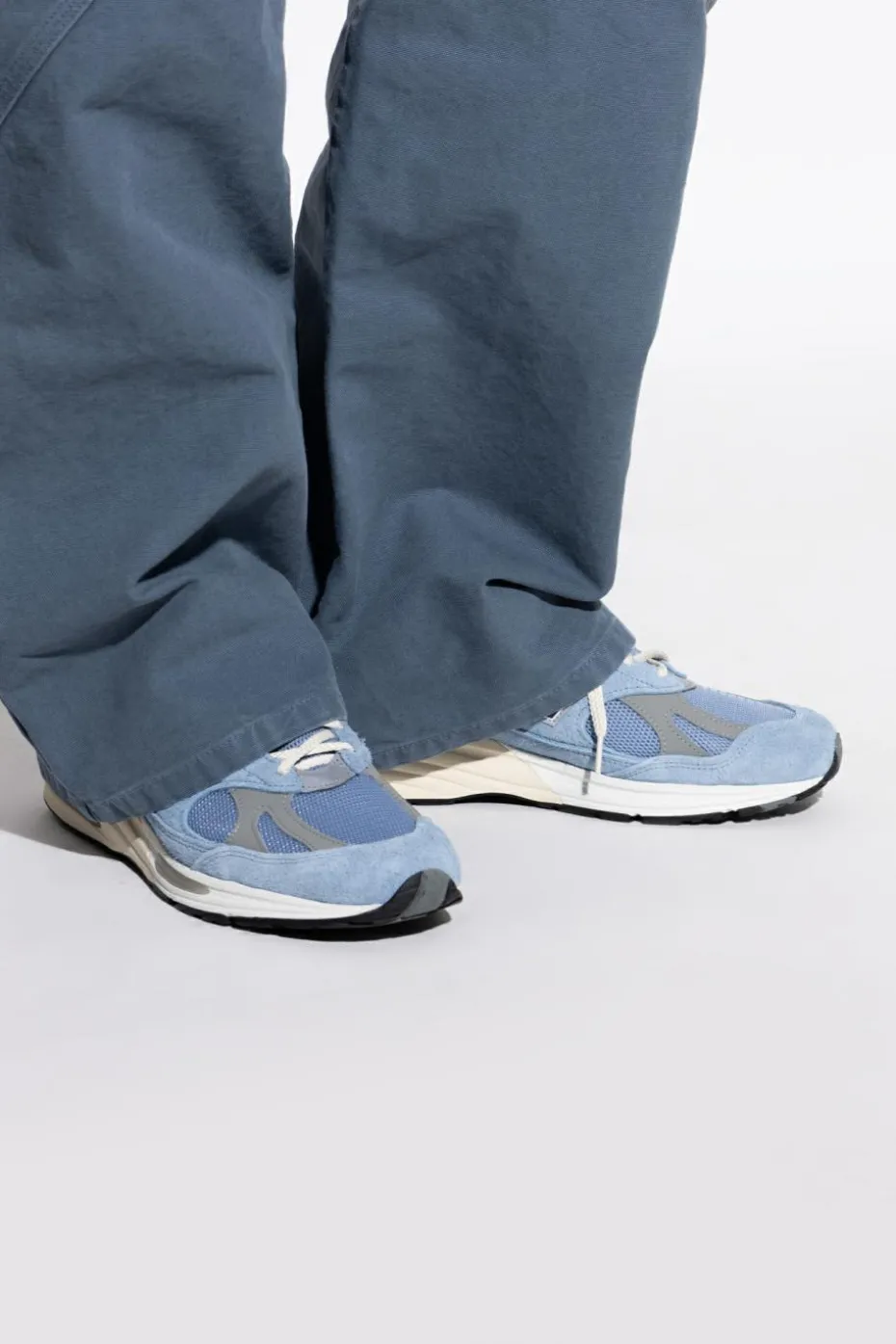 New Balance BLUE Sports shoes `U991BV2`
