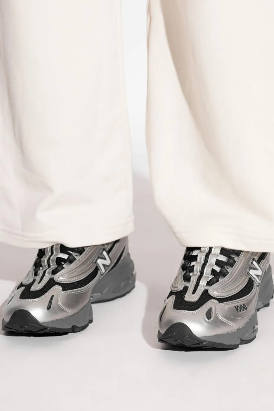 New Balance SILVER Sports shoes `M1000EGR`
