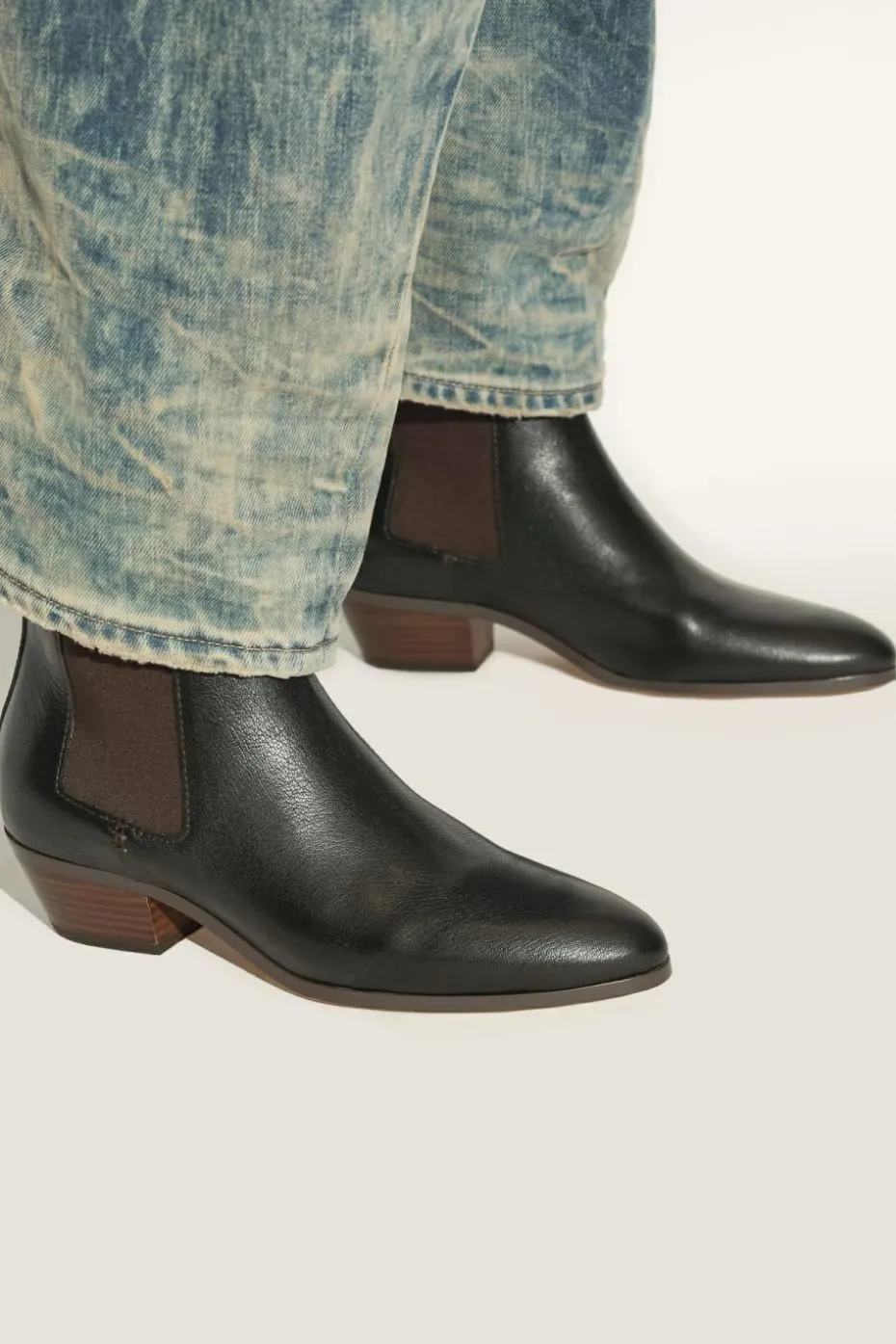 Odissi BLACK Leather ankle boots