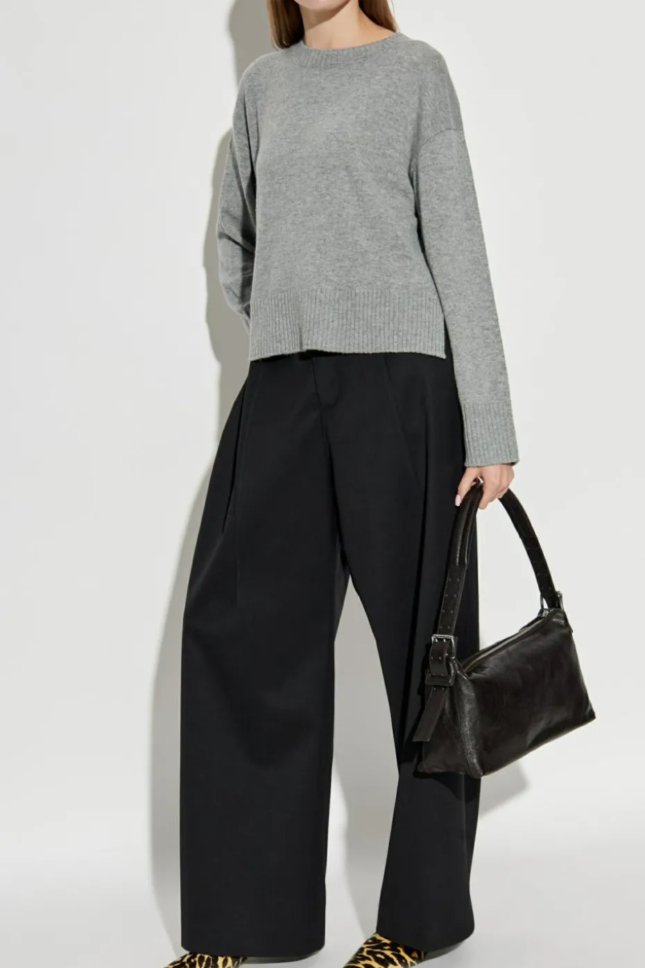 Officine Generale GREY Cashmere sweater ‘Nicky’