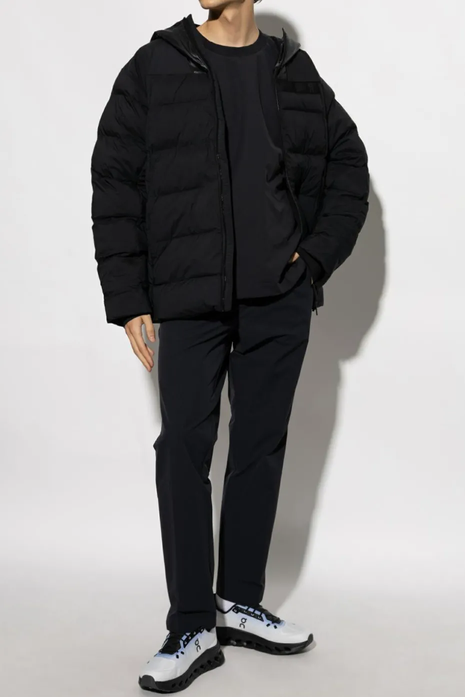 On Running BLACK Insulated sweatshirt