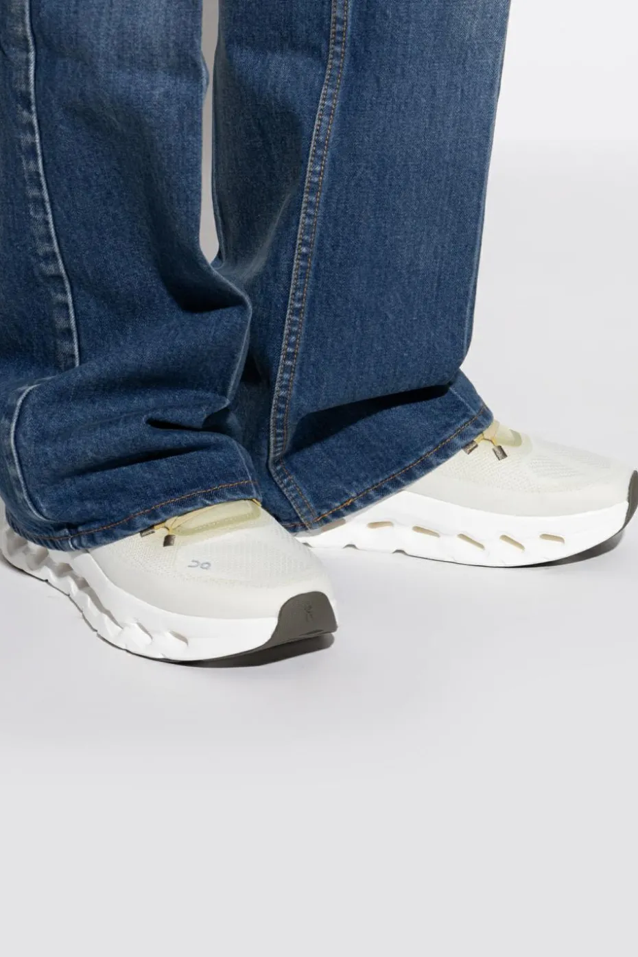 On Running GREY "Cloudtilt" sports shoes