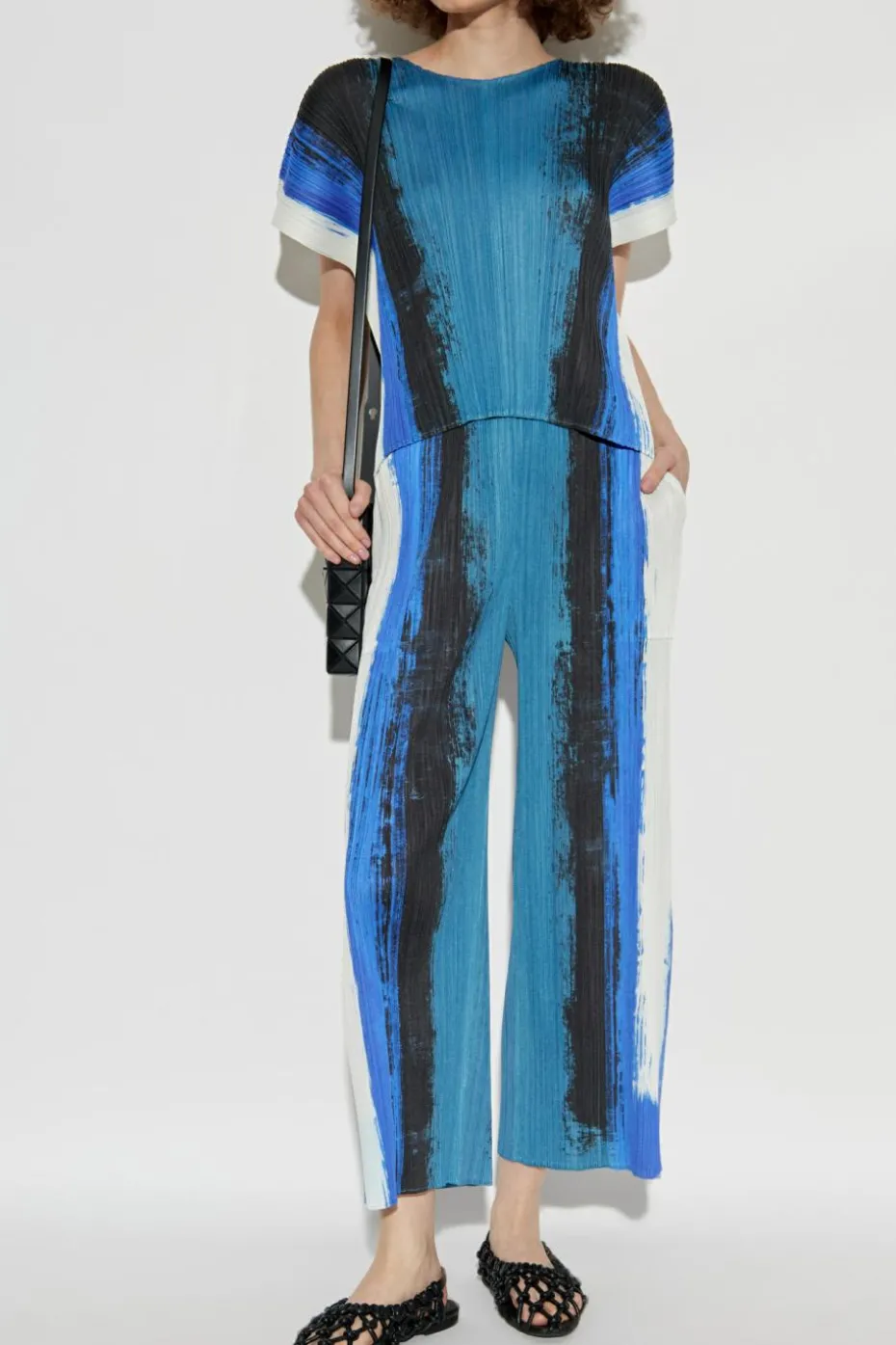 Pleats Please Issey Miyake BLUE Pleated trousers