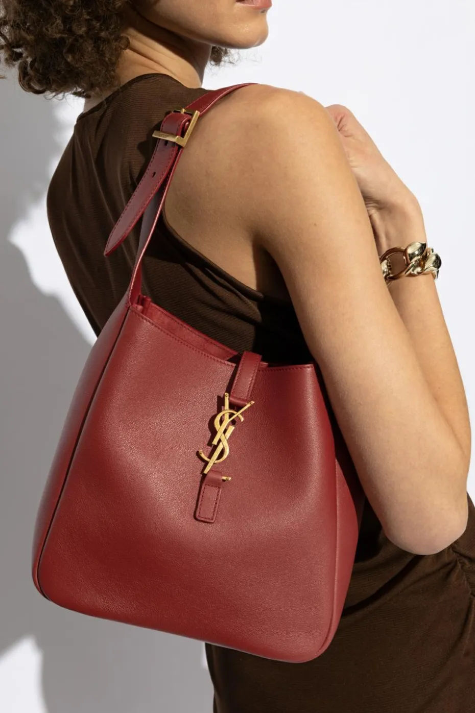 Saint Laurent RED ‘Le 5 a 7 Small’ bucket bag