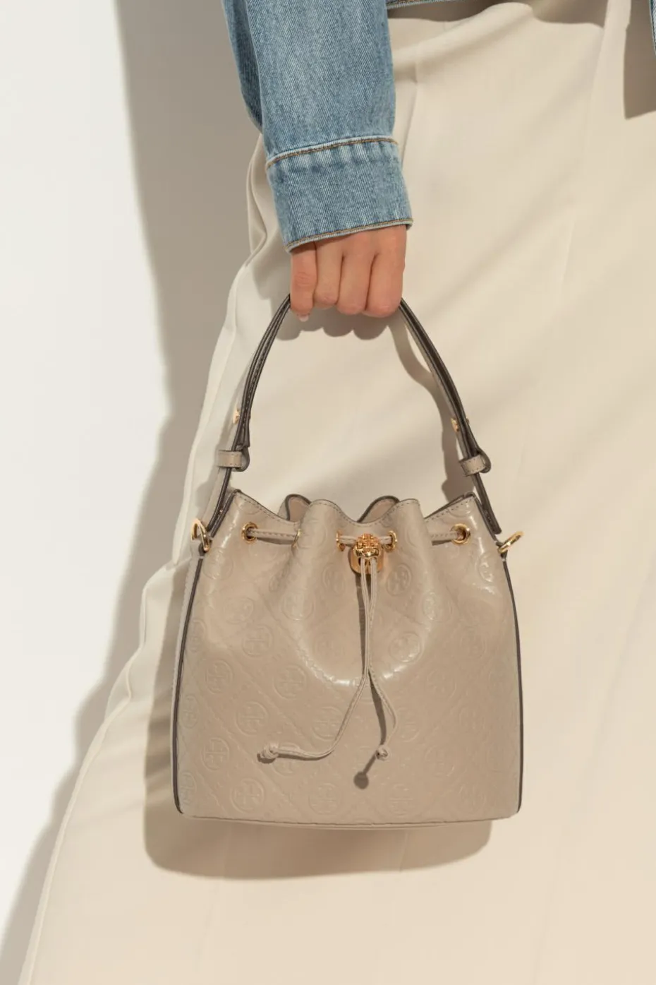 Tory Burch beige Shoulder bag 'T-Monogram' in 'bucket' style
