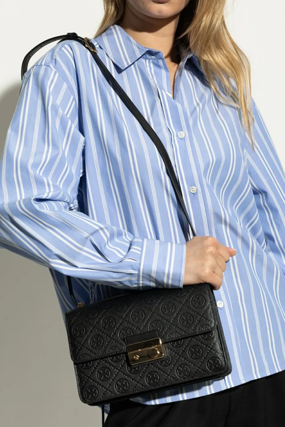 Tory Burch BLACK Shoulder bag 'T Monogram Pebble'