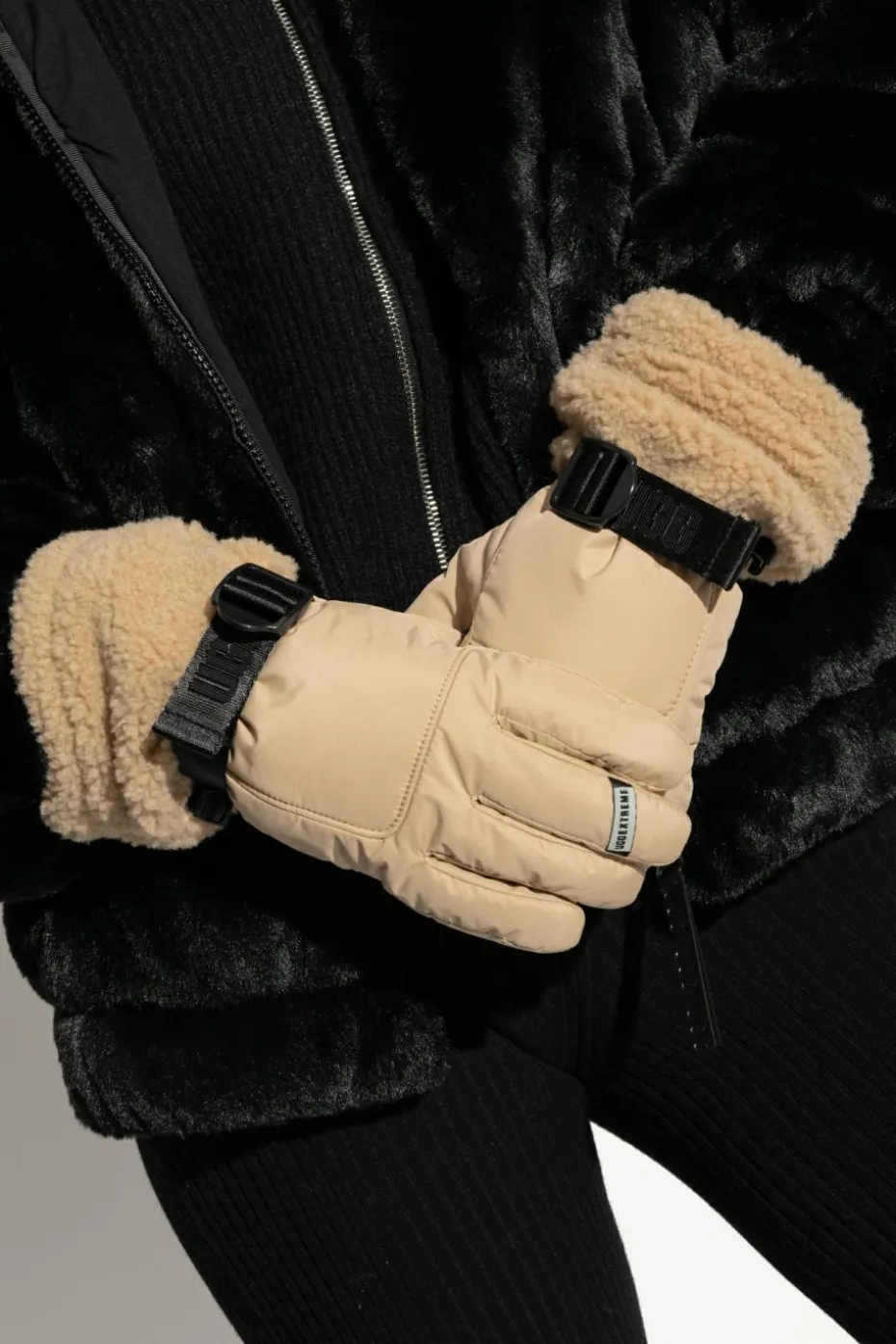 UGG beige Ski gloves Shasta with faux fur