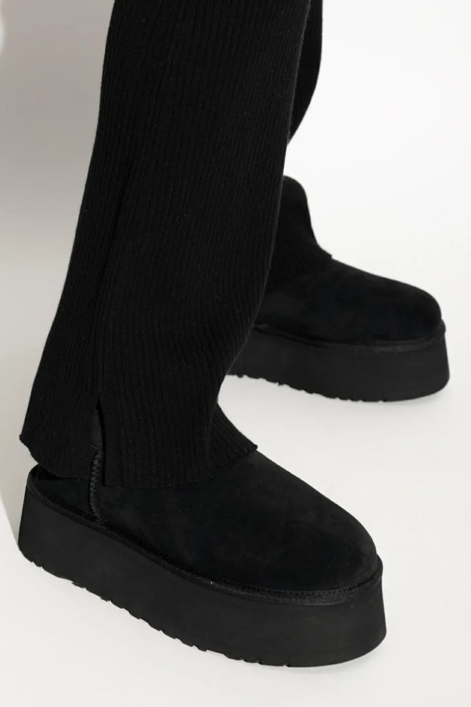 UGG BLACK Platform snow boots Classic Mini Dipper