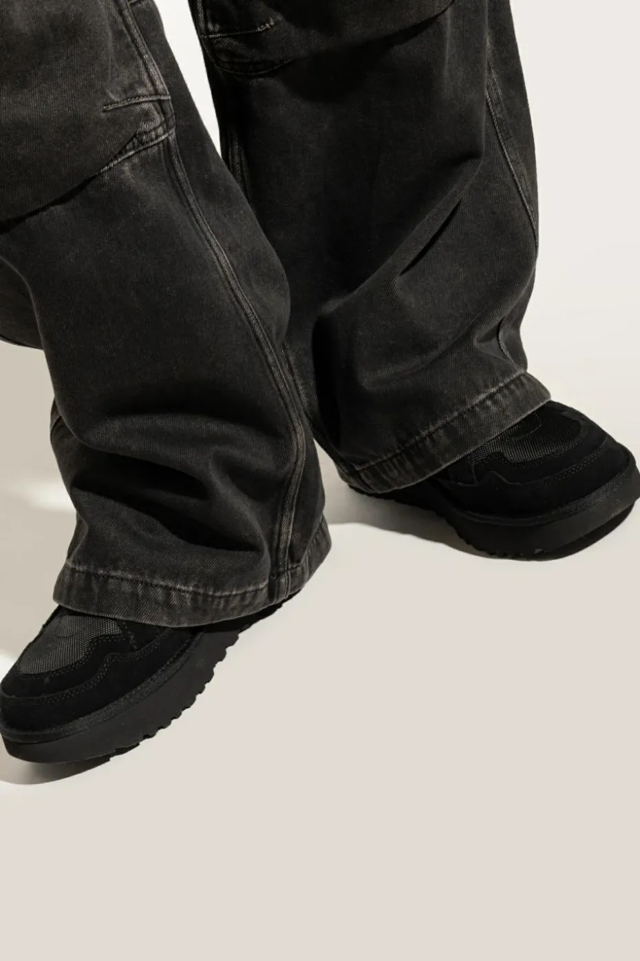 UGG BLACK Sneakers M LOWMEL