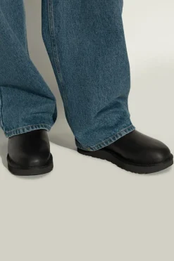 UGG BLACK Snow boots "Classic Ultra Mini"