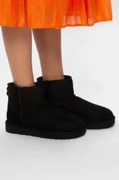 UGG BLACK 'W Classic Mini II' suede snow boots