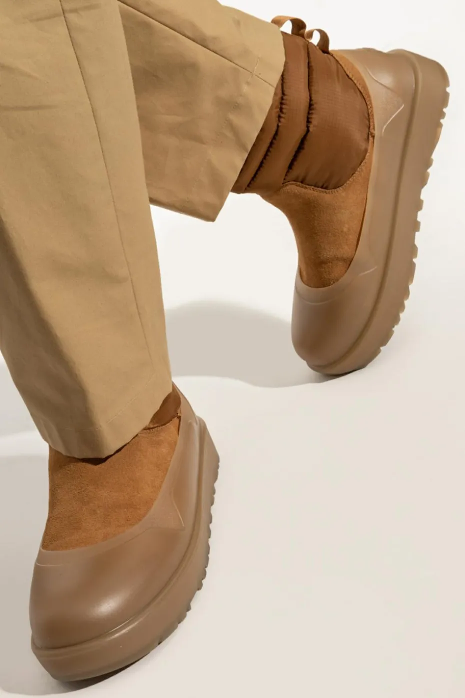 UGG BROWN Snow boots M Classic Mini Mod
