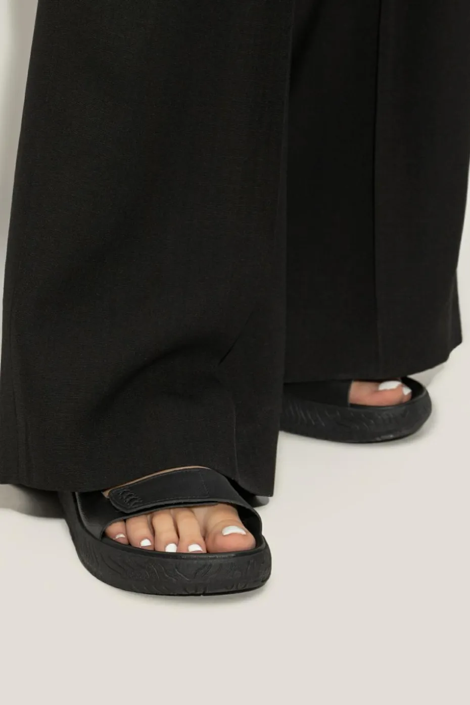 Veja BLACK Etna slides