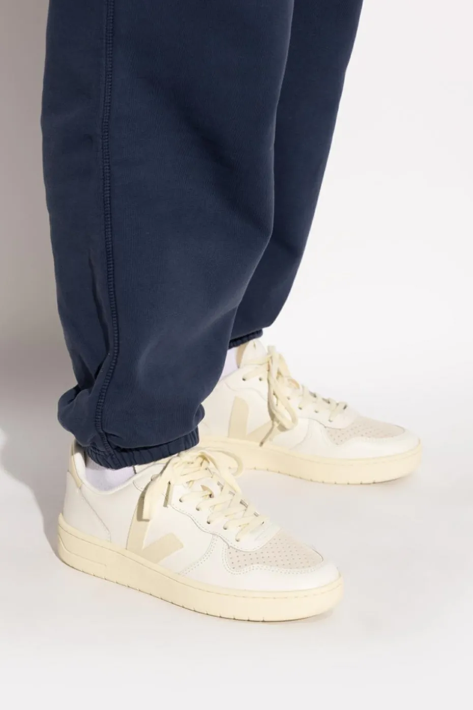 Veja cream Sports shoes `V-10 PRIME LEATHER`