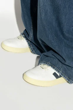 Veja WHITE Sports Shoes `V-90 O.T. Leather`
