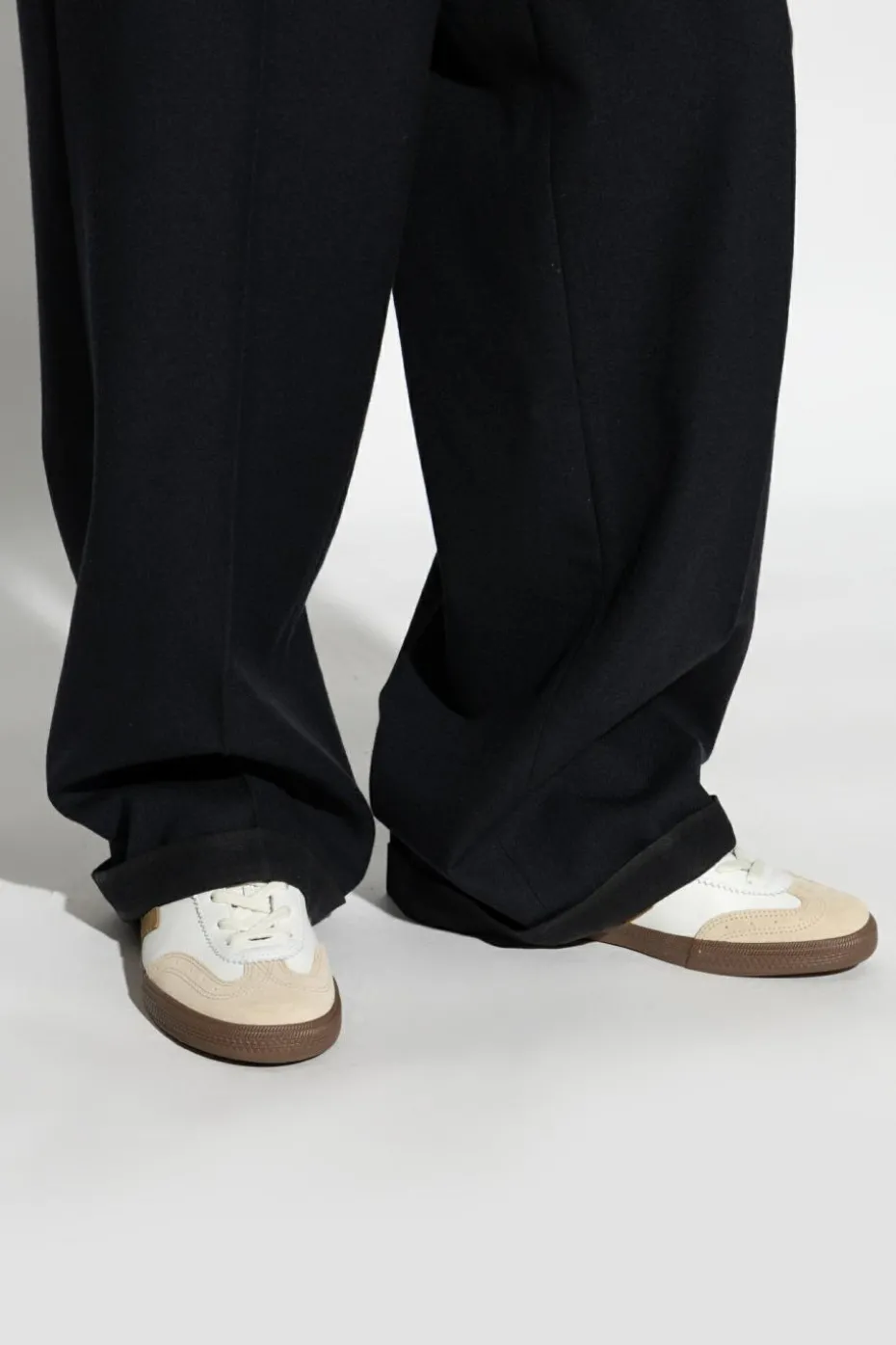 Veja WHITE Sports shoes Volley O.T. Leather