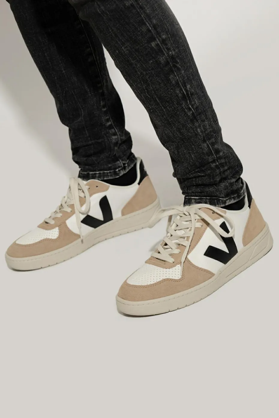 Veja WHITE ‘V-10 Chromefree Leather’ sneakers