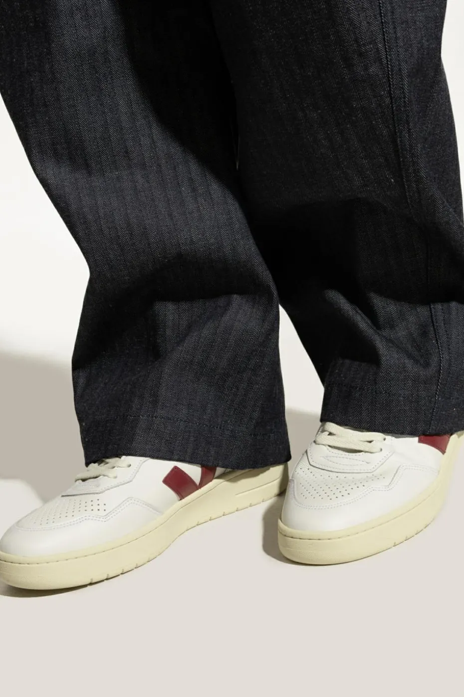 Veja WHITE V-90 O.T. Leather sports shoes