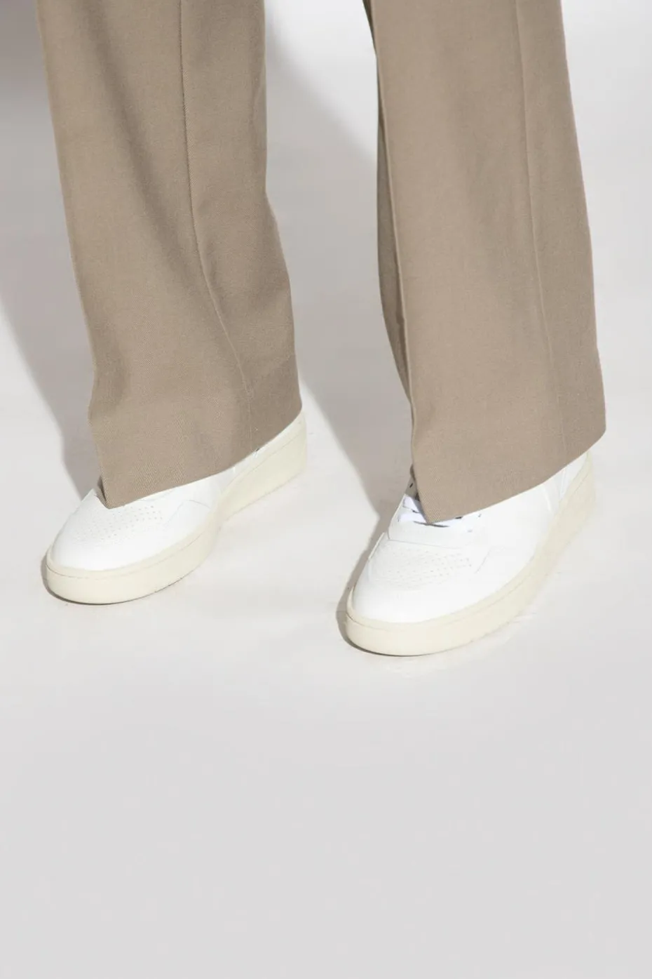 Veja WHITE ‘V-90 O.T. Leather’ sneakers