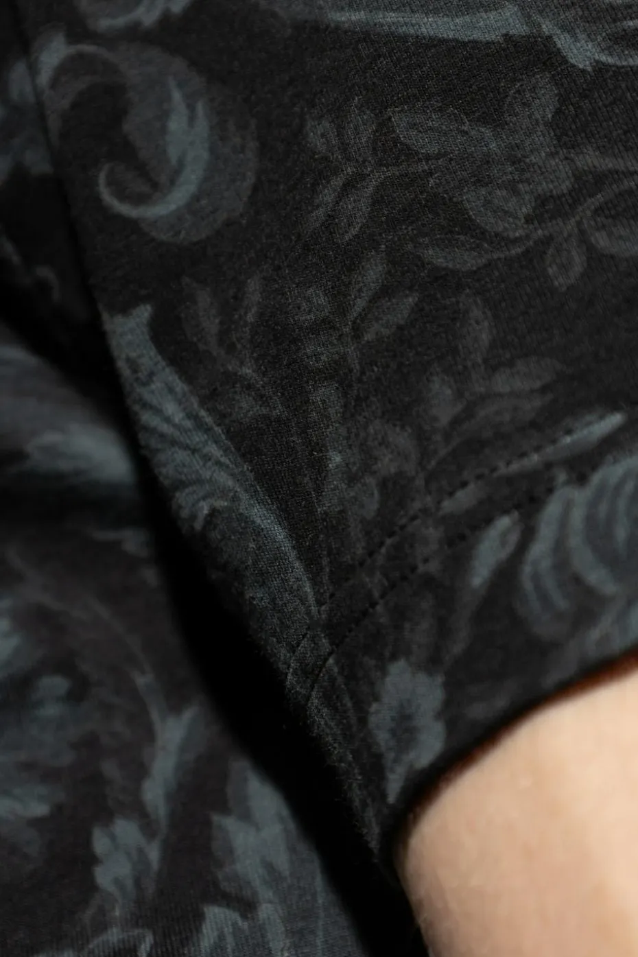 Versace BLACK Undershirt T-shirt with Barocco print