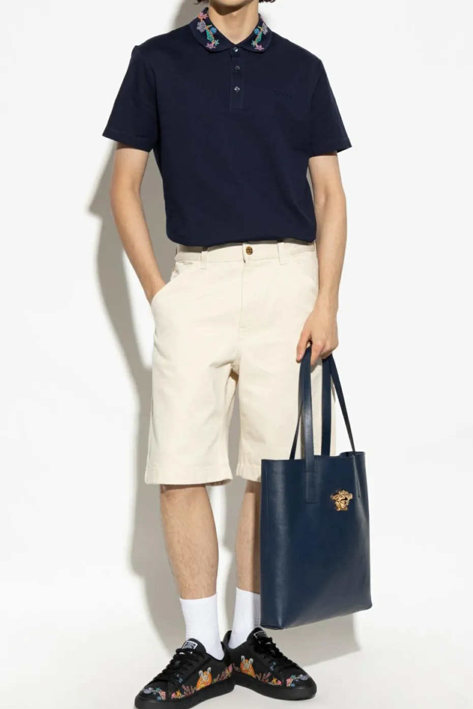 Versace cream Shorts with multiple pockets