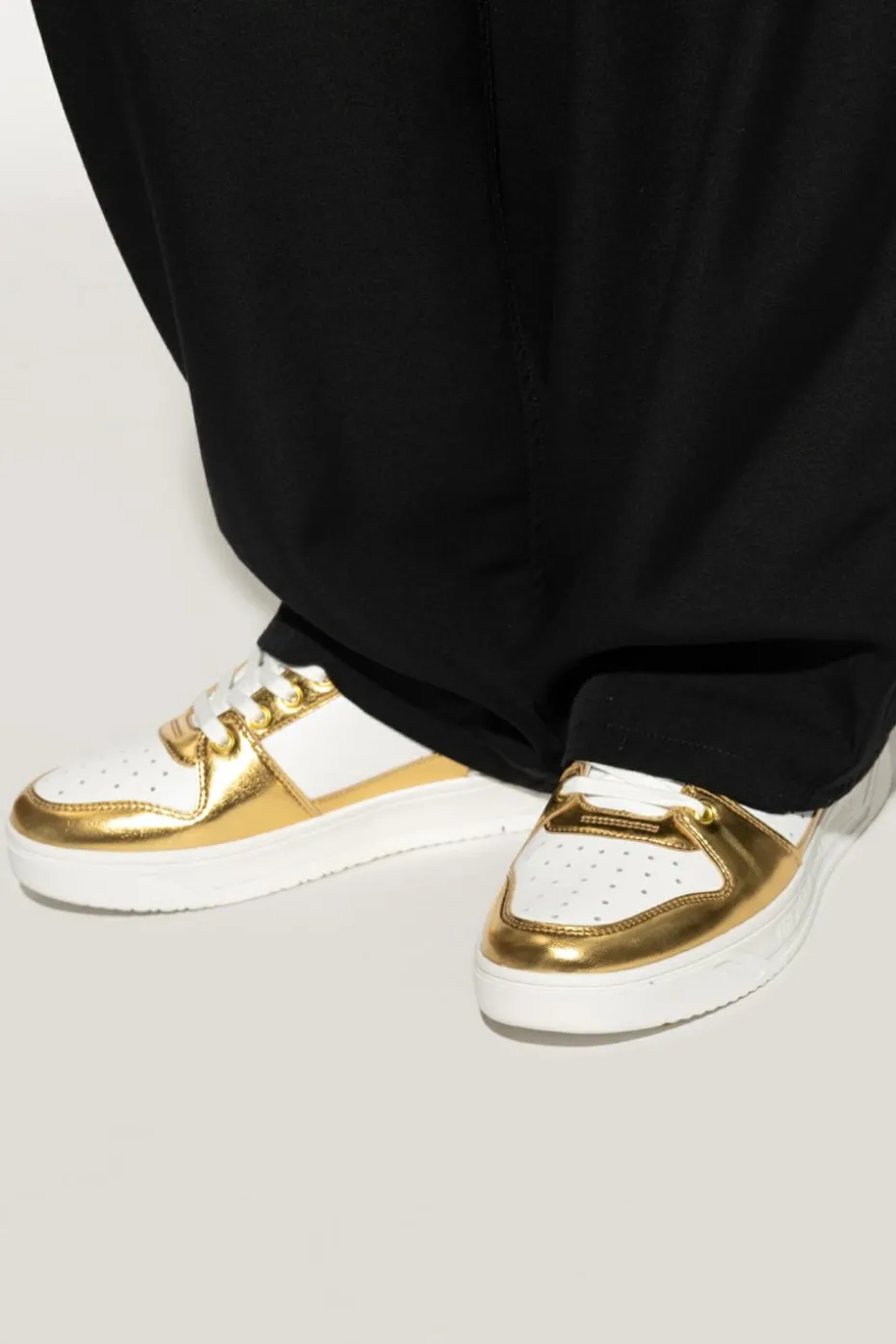 Versace Jeans Couture GOLD Sports shoes