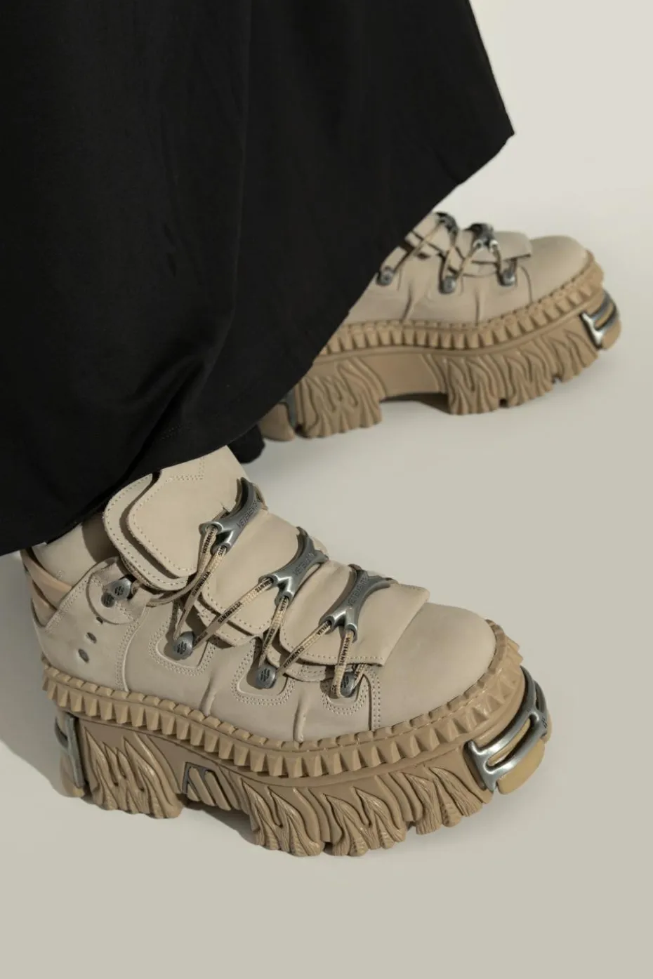 VETEMENTS beige Vetements x New Rock