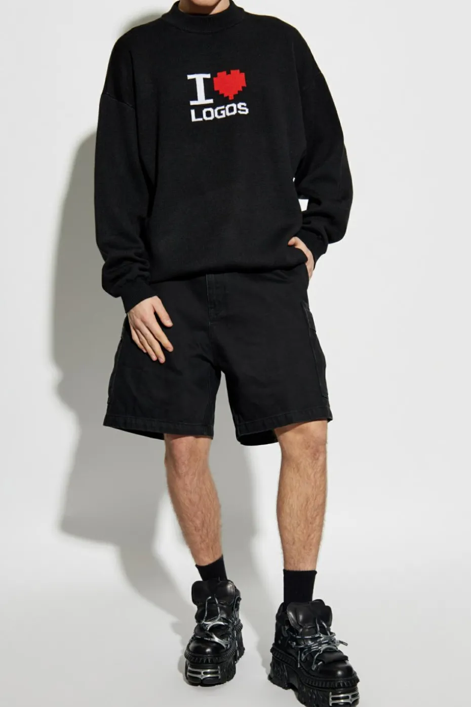 VETEMENTS BLACK Sweater with logo