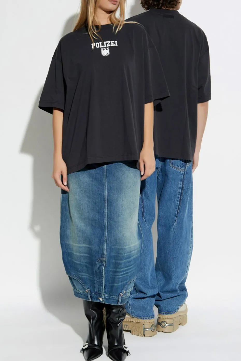 VETEMENTS BLACK T-shirt with print